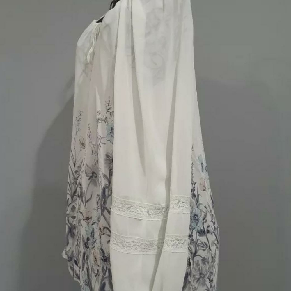 Lauren Conrad Floral Sheer Top Size L - Picture 9 of 10